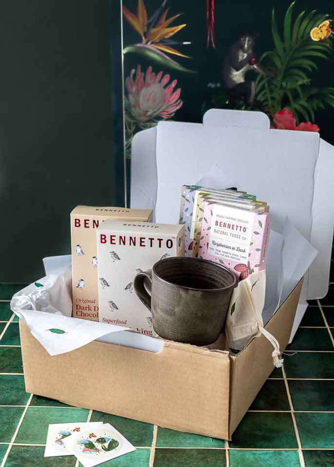 Gift Box – 6 bars + Drinking Chocolate + Handcrafted Mug