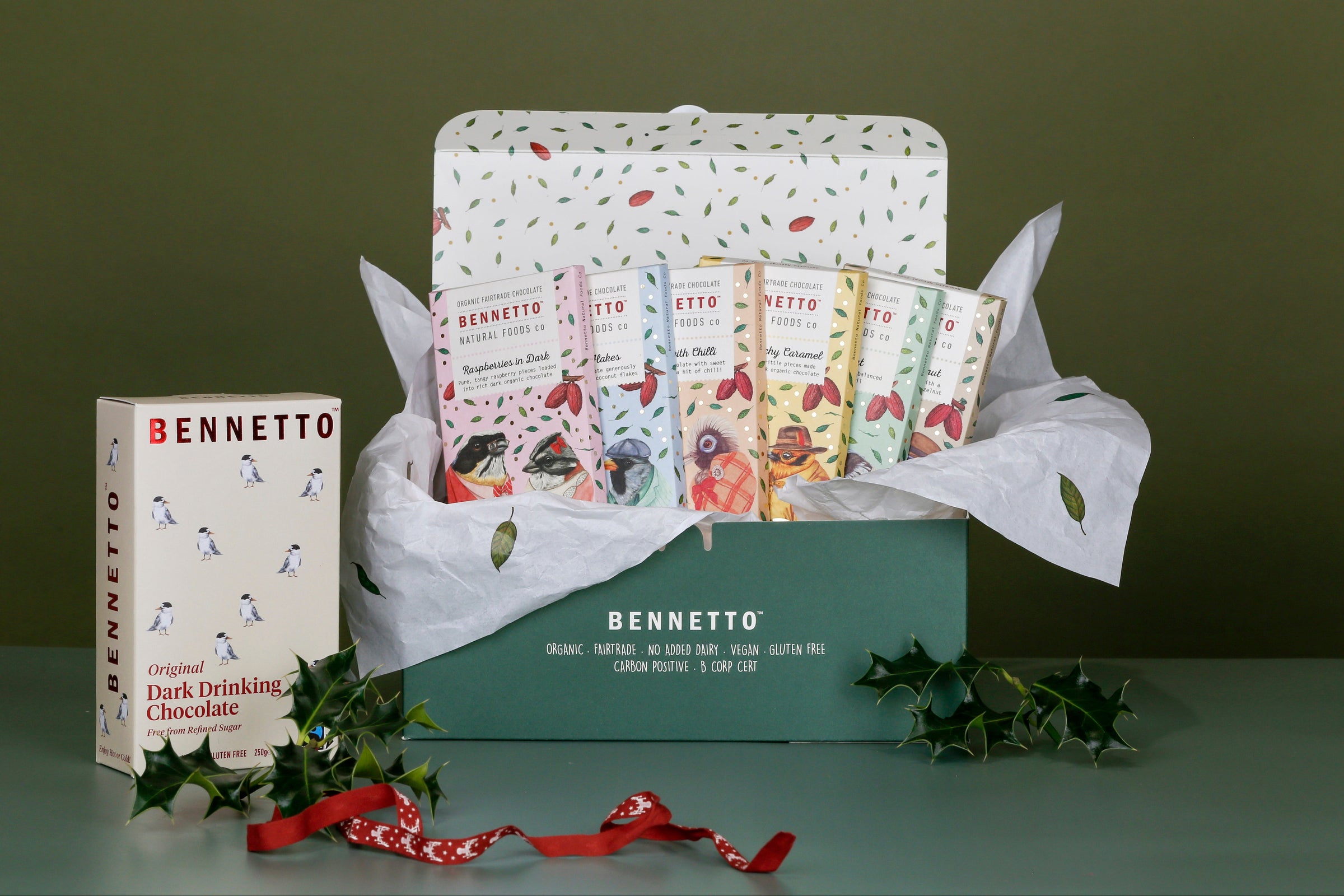Bennetto chocolate  6-pack with drinking chocolate, in our green carton box, with tissue paper in a Christmas theme. 